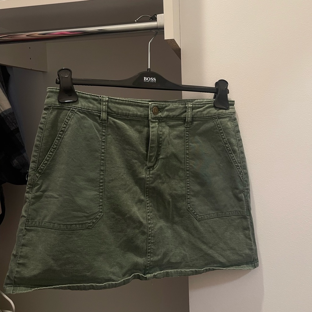 vineyard vines military green skirt